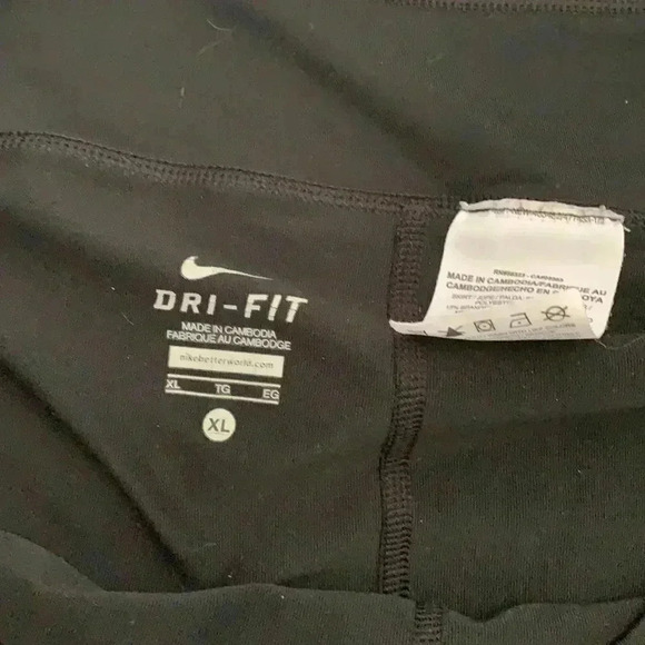 Nike - Picture 3 of 4